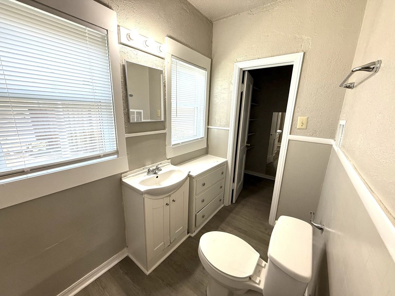 226 12th Ave Nw #1 - Photo 6 of 9