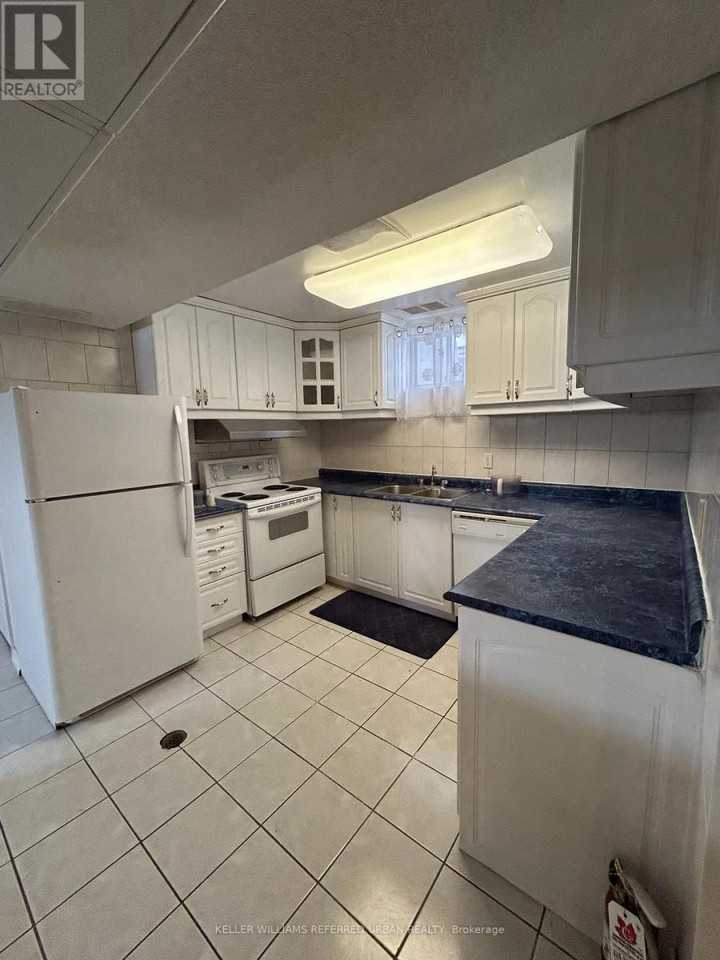 8114 Torbram Road - Photo 7 of 10