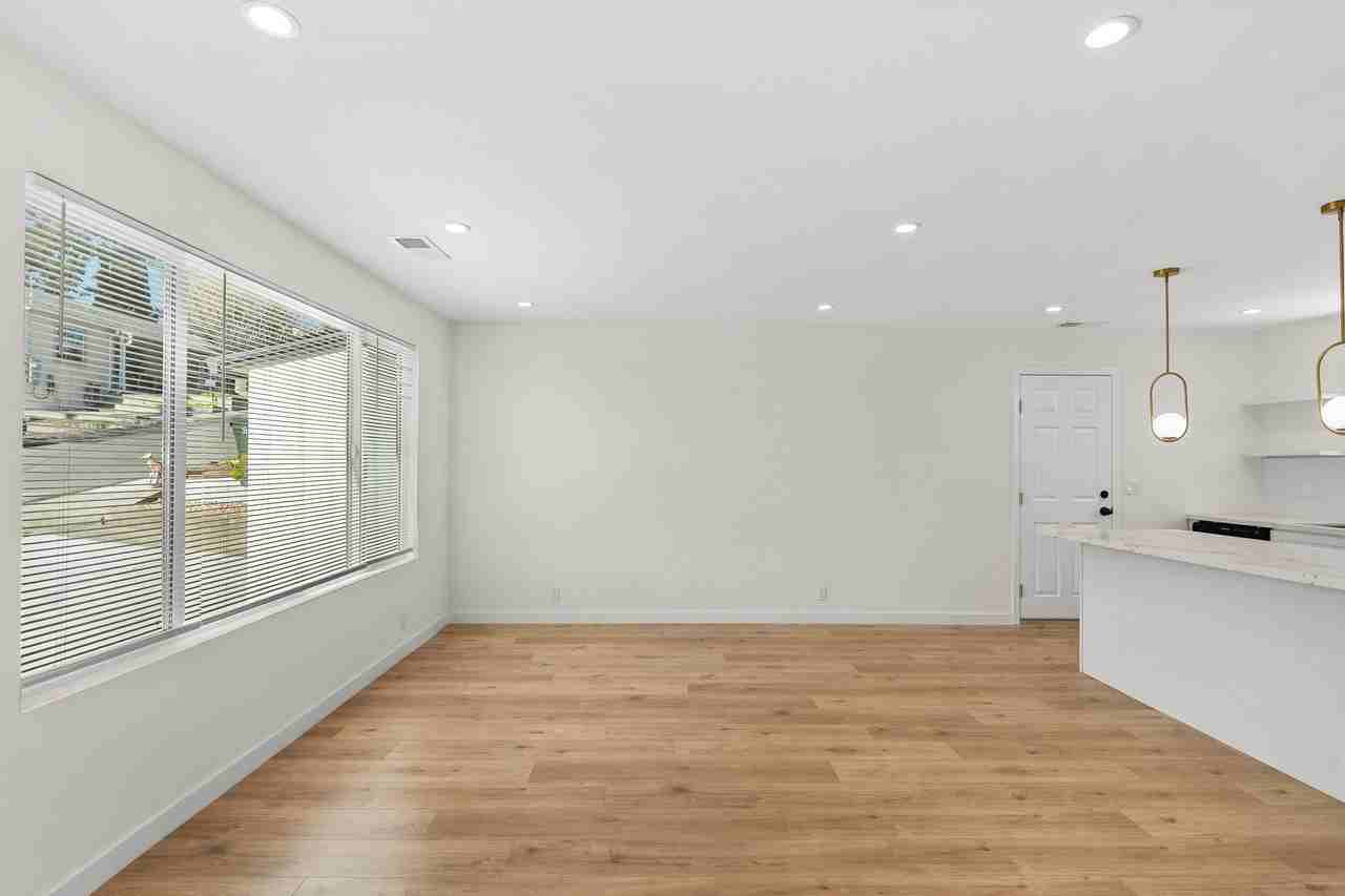 8 Corte Dorado - Photo 4 of 36