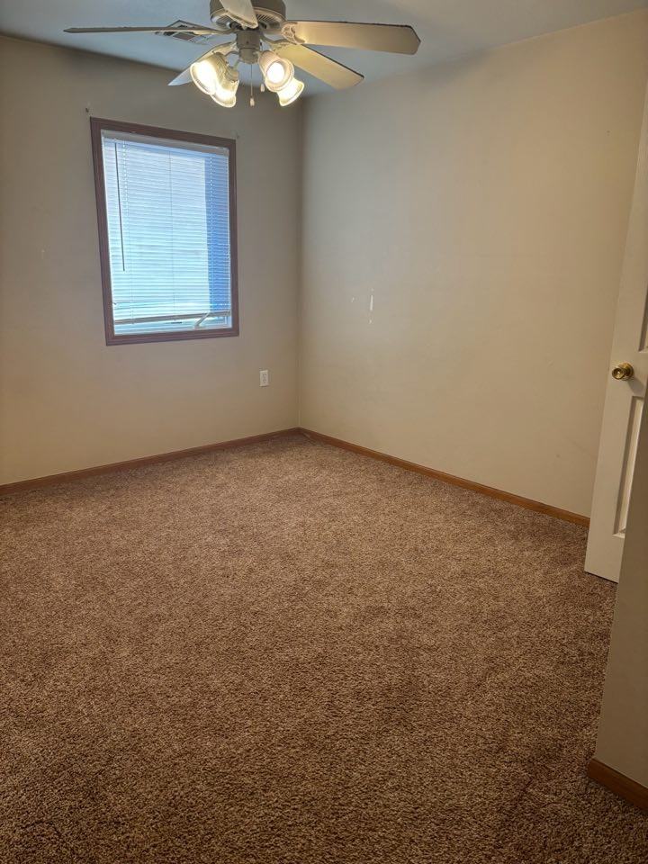 1535 Sw Washburn Ave #1 - Photo 6 of 6