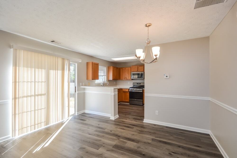 577 Arbor Ridge Dr - Photo 6 of 17