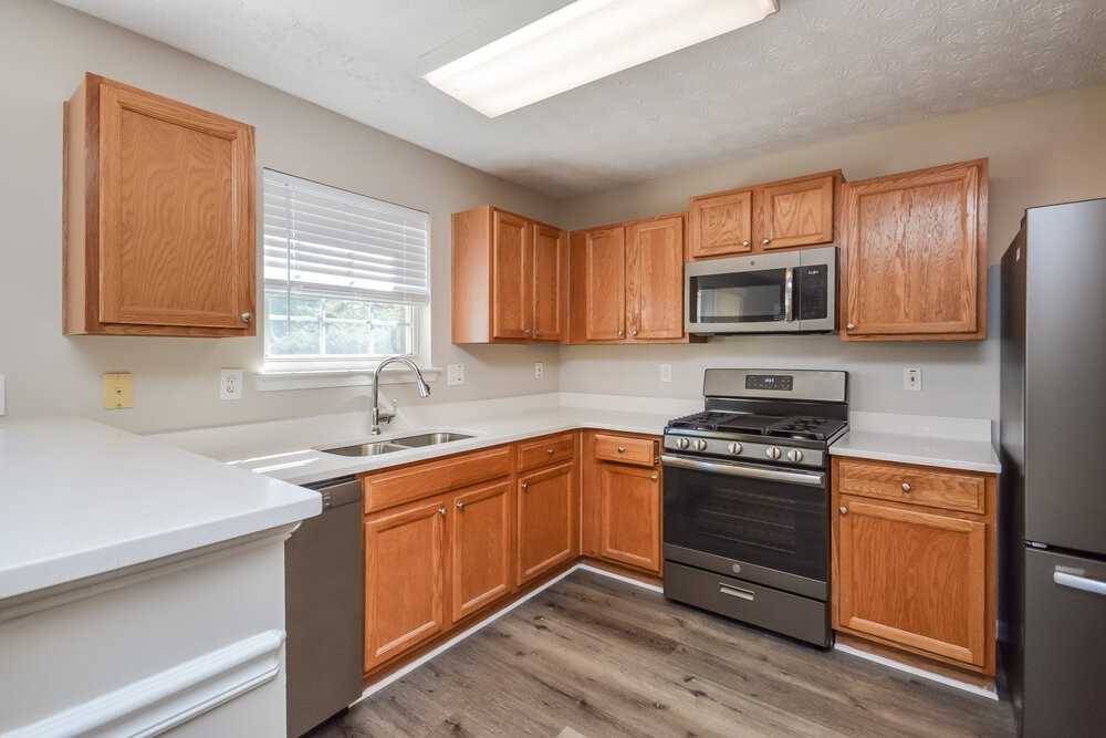 577 Arbor Ridge Dr - Photo 7 of 17