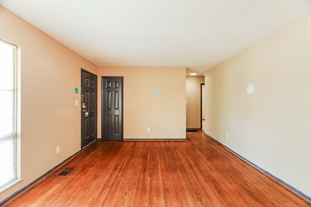 901 Eldorado Dr - Photo 5 of 16