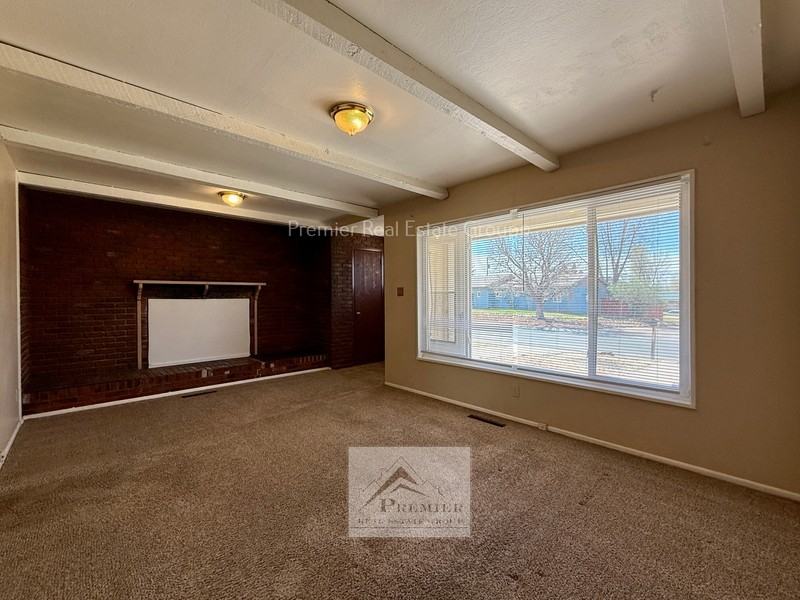 1205 Hallam Ave - Photo 7 of 20