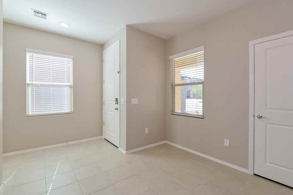 849 E Artesia Pl - Photo 3 of 19