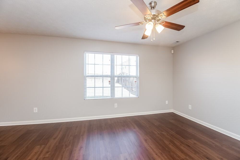 5295 Tussahaw Xing - Photo 4 of 17