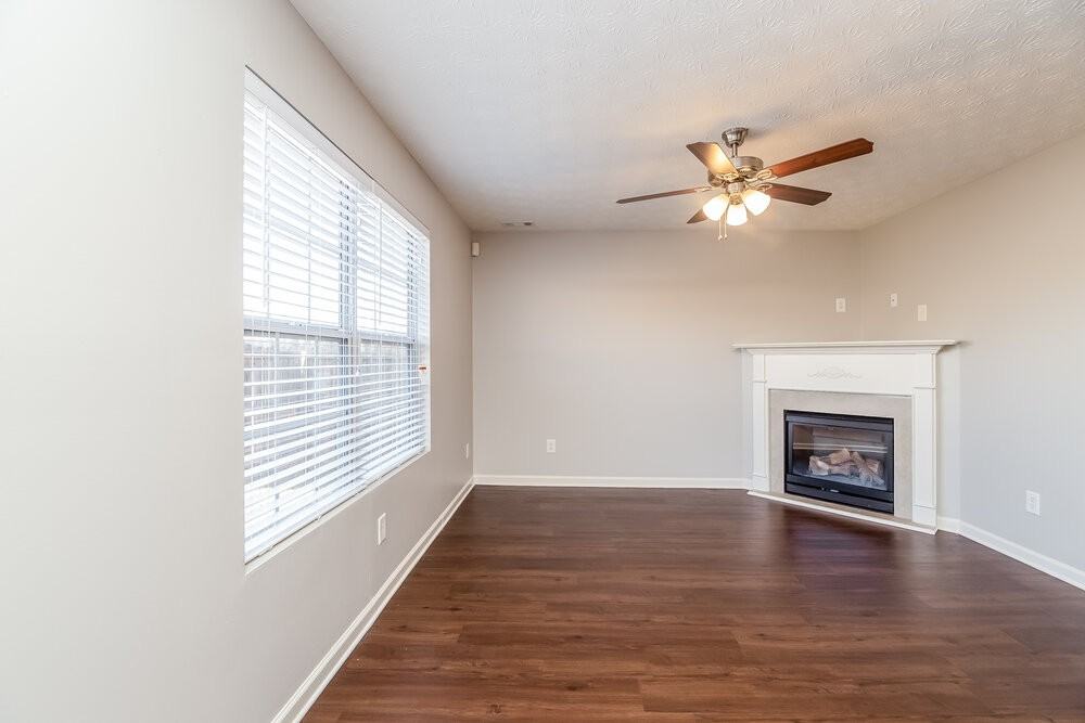 5295 Tussahaw Xing - Photo 5 of 17