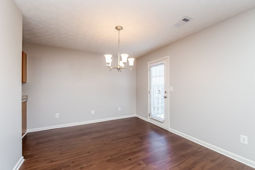 5295 Tussahaw Xing - Photo 6 of 17