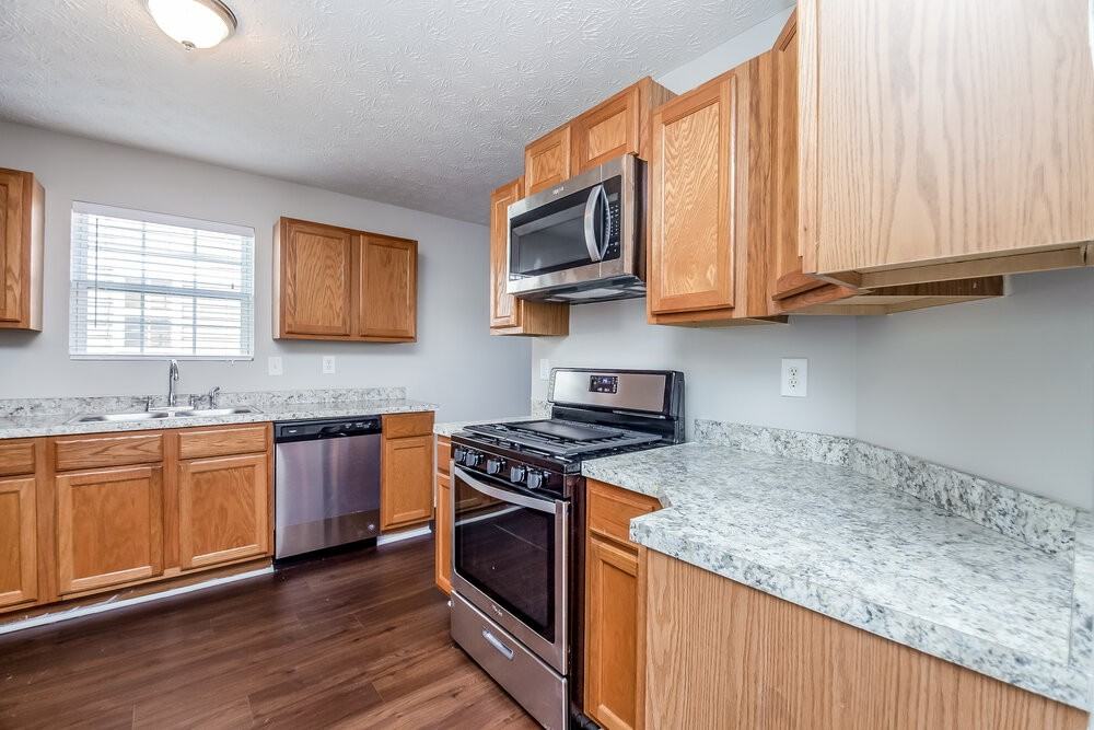 5295 Tussahaw Xing - Photo 7 of 17