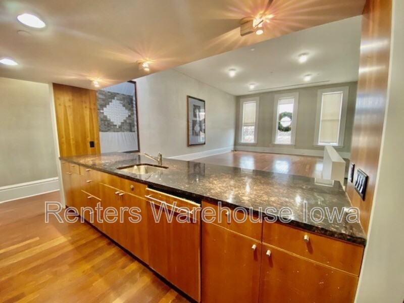 520 1/2 E Grand Ave - Photo 5 of 27