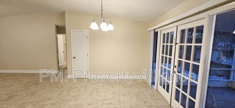 703 Sunbury Dr - Photo 3 of 23