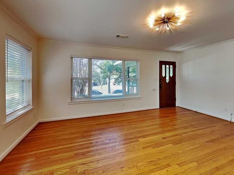 2102 Elmwood Blvd - Photo 2 of 19