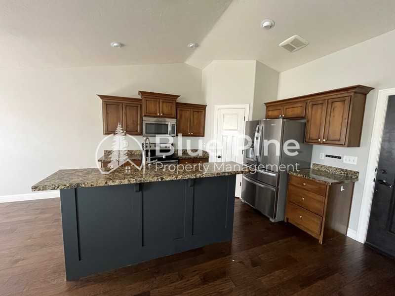 3688 Shale Ave - Photo 5 of 26