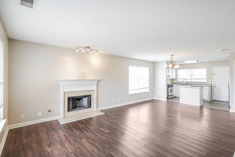 1701 Stone Hollow Ct - Photo 4 of 17