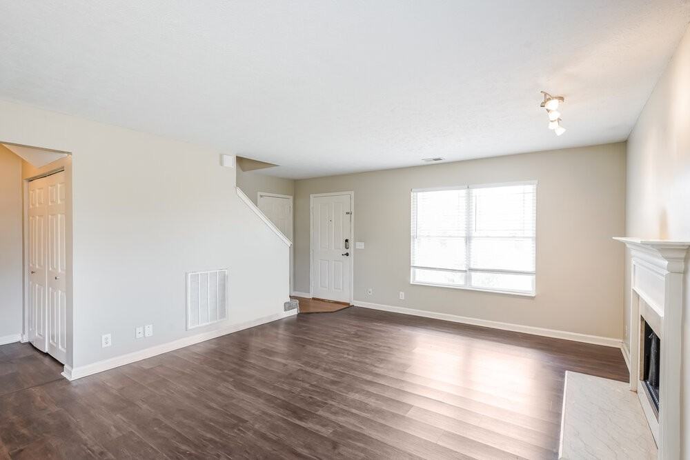 1701 Stone Hollow Ct - Photo 5 of 17