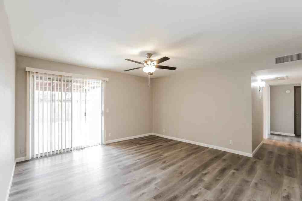 307 W Nopal Pl - Photo 3 of 16