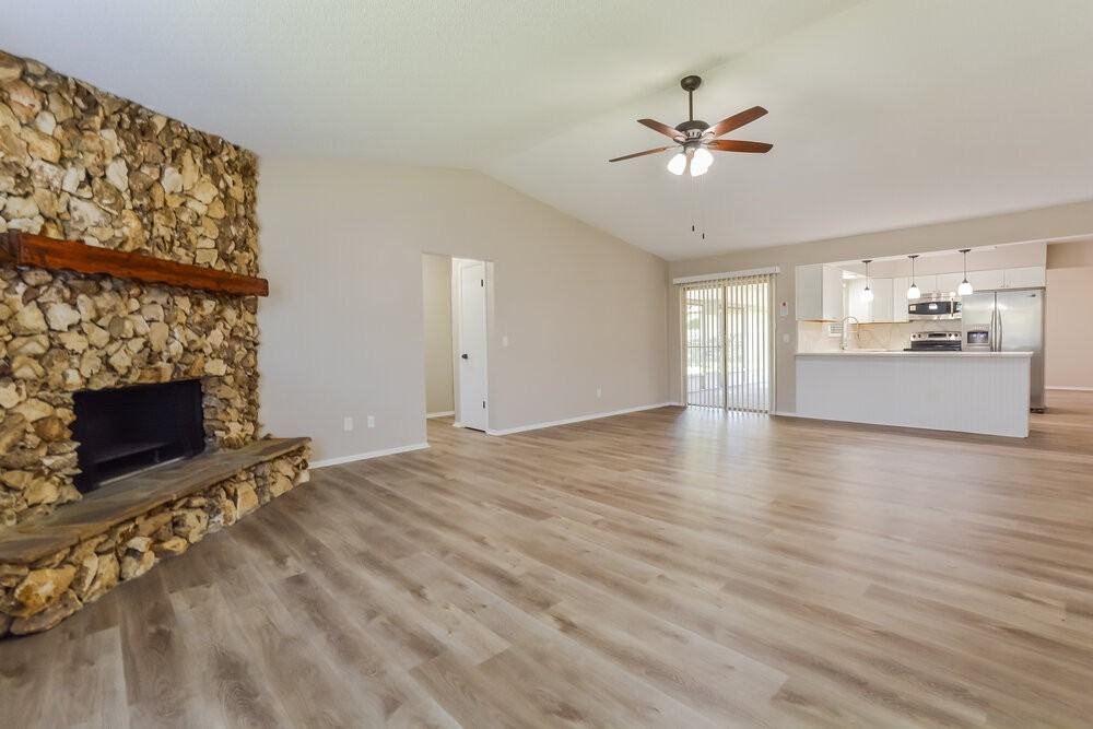 10423 Cedarhurst Ave - Photo 5 of 19