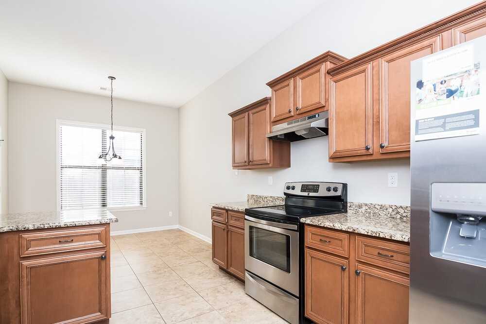 9301 Chastain Pl - Photo 4 of 15