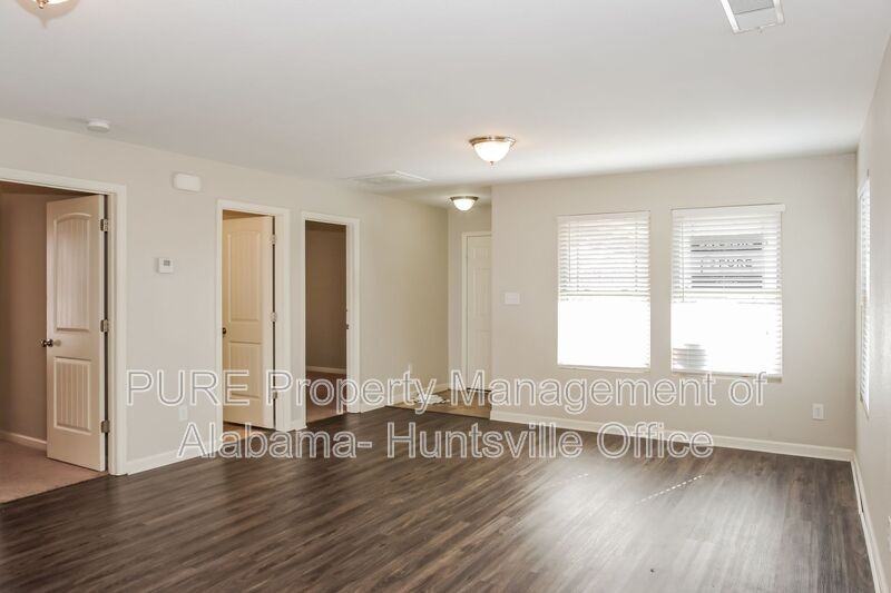 135 Wethersfield Dr - Photo 4 of 21