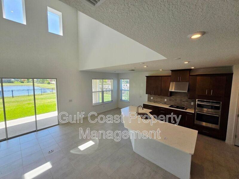 5805 Fieldmoor Ct - Photo 6 of 35