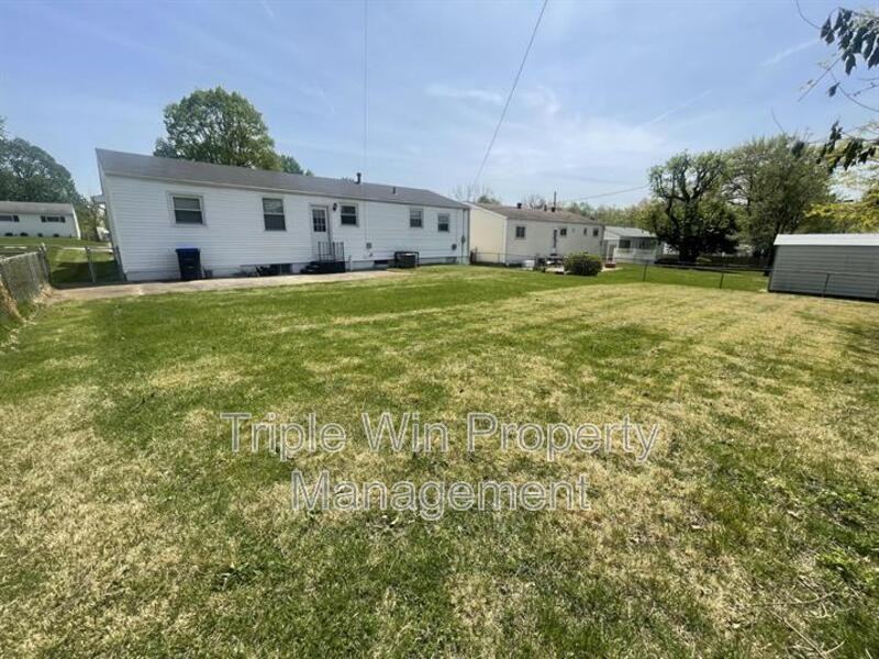 1105 S Waterford Dr - Photo 4 of 40