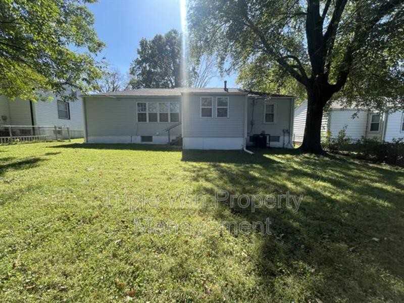 1205 Nectar Dr - Photo 6 of 32