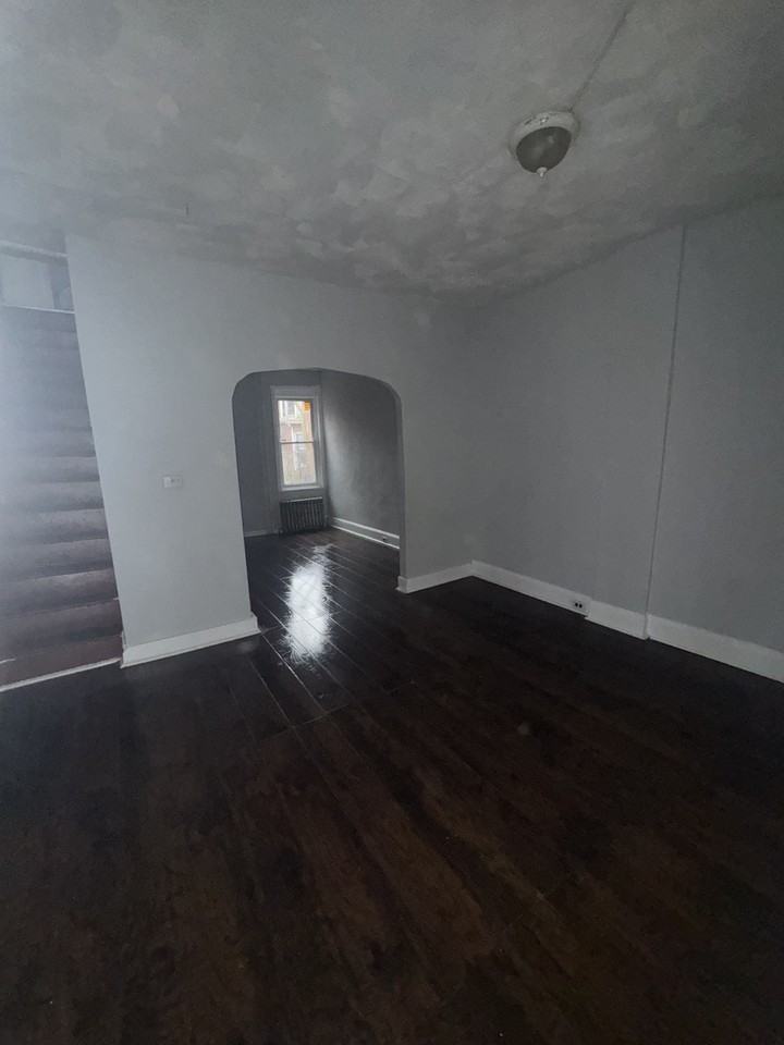 4255 N 17th St #1 - Photo 4 of 13