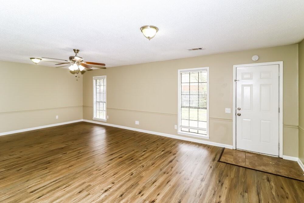 4784 Ross Rd - Photo 4 of 16