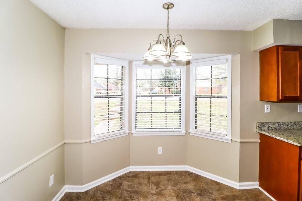 4784 Ross Rd - Photo 7 of 16