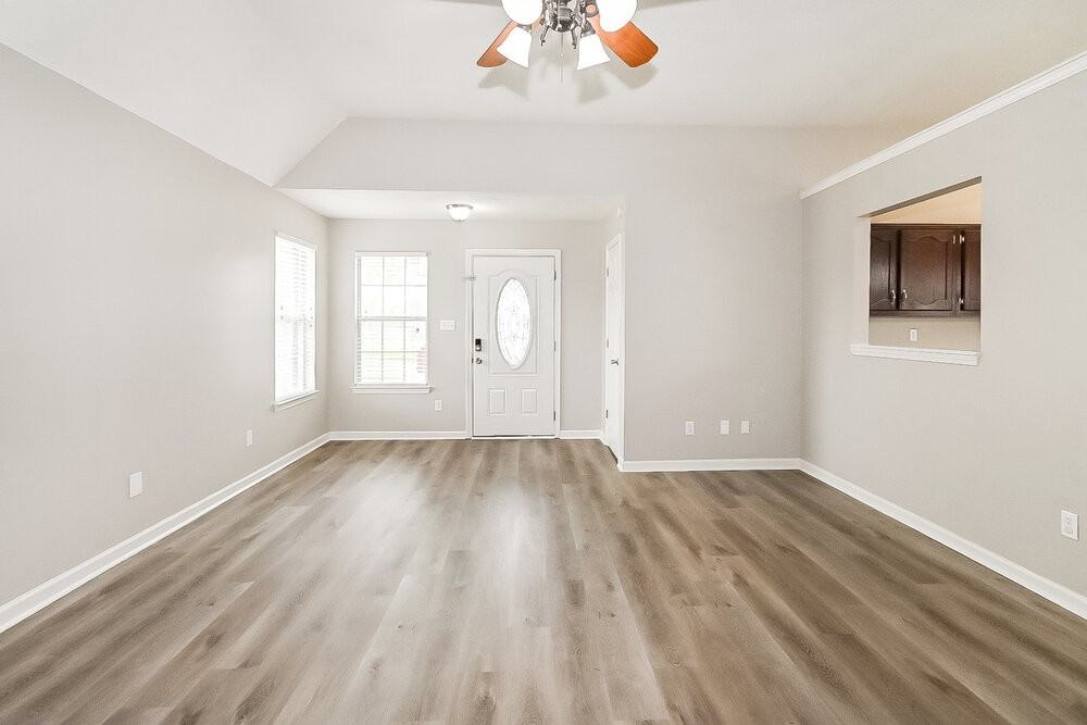 5570 Alexandria Ln - Photo 3 of 19