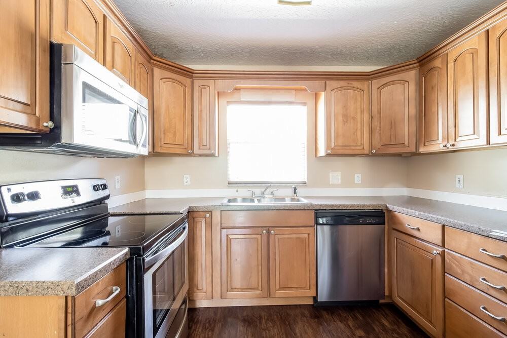 831 Cave Hollow Ln - Photo 6 of 16