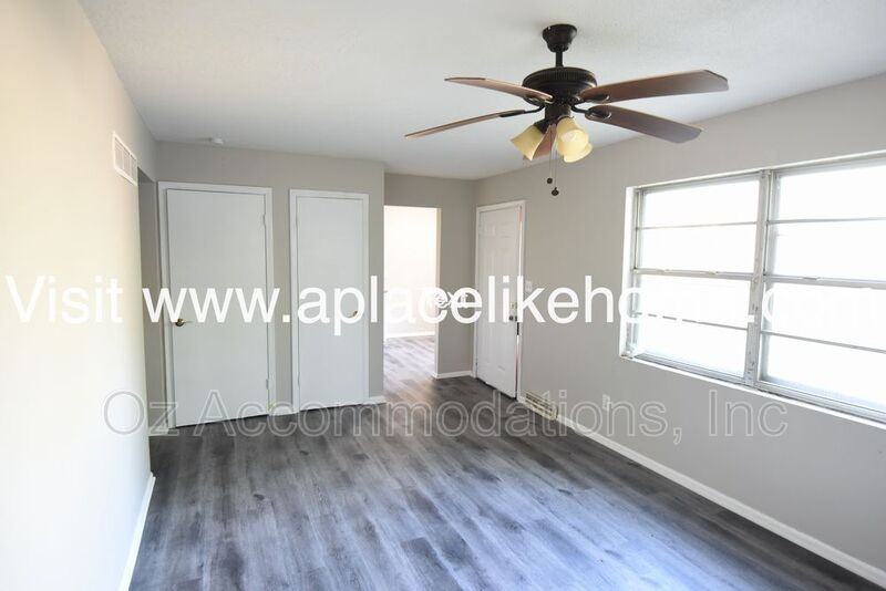 1725 N 76th Ter - Photo 4 of 13