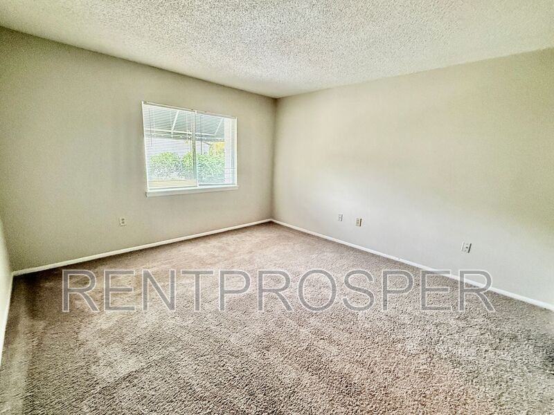 4267 S Semoran Blvd #8 - Photo 3 of 17