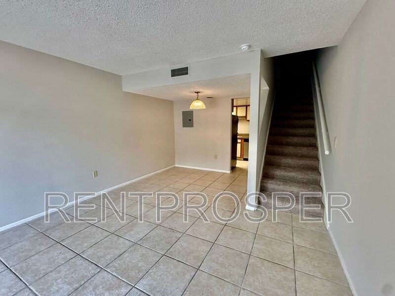 4267 S Semoran Blvd #8 - Photo 7 of 17