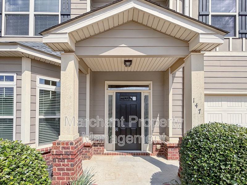 147 Border Ave - Photo 3 of 30