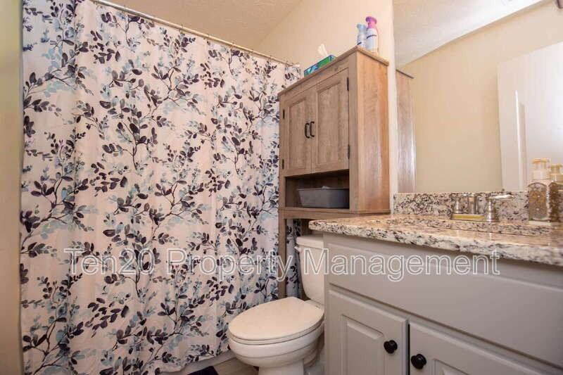 3100 Gatewood Dr - Photo 4 of 22