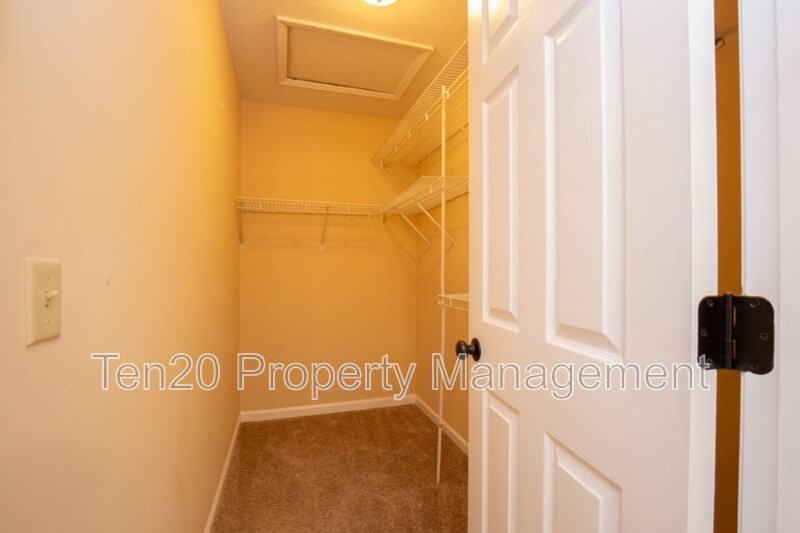 11 Leah Ct - Photo 3 of 20