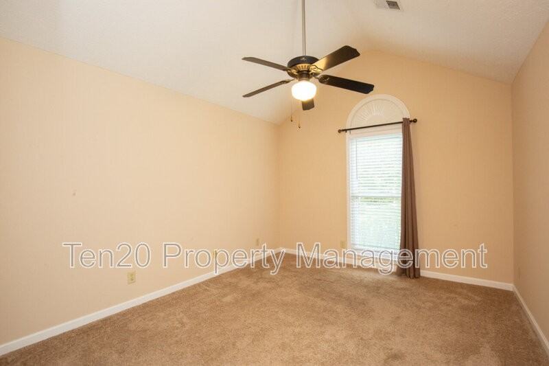 11 Leah Ct - Photo 5 of 20