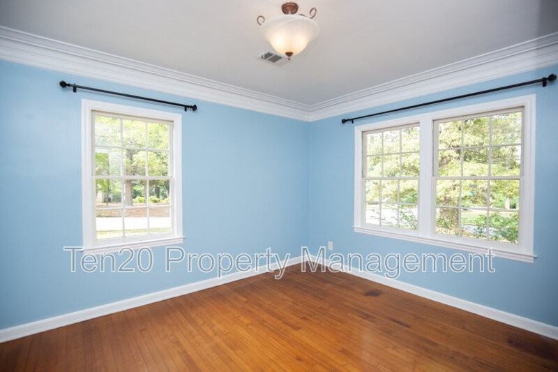 1706 Wells Dr - Photo 4 of 22