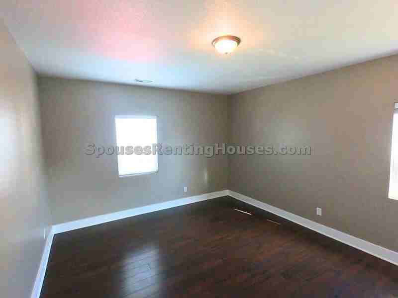 1402 Charles St - Photo 6 of 17