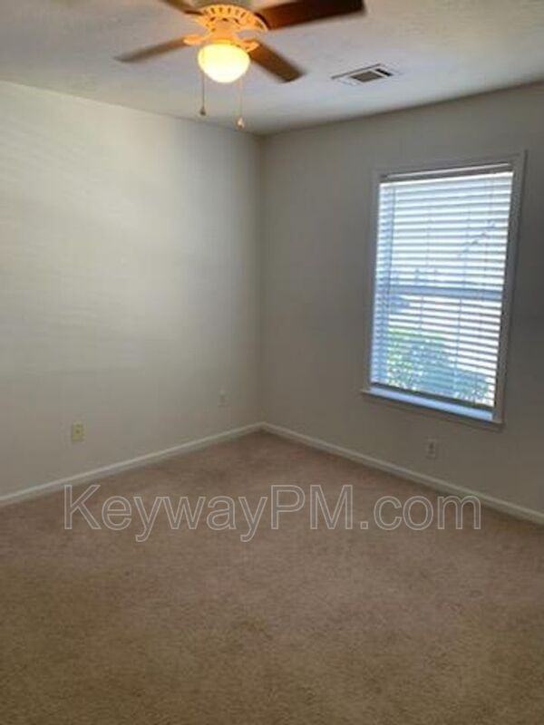 130 Bennington Ln - Photo 4 of 10