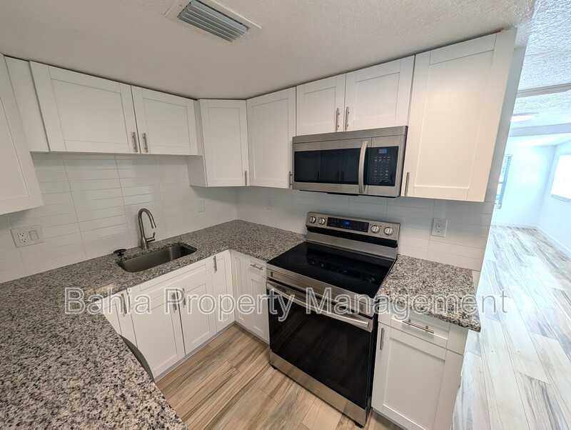 8004 N Boulevard - Photo 5 of 16