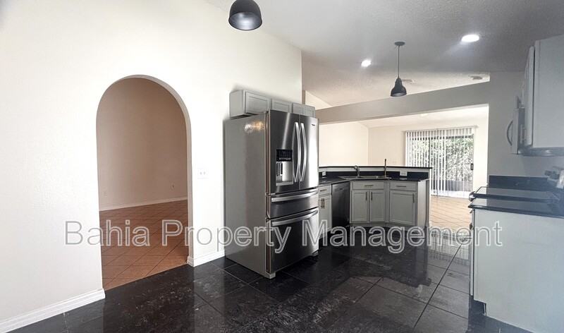 10827 Laxton St - Photo 4 of 18