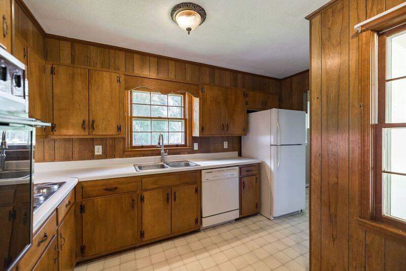 145 Smithonia Rd - Photo 7 of 23