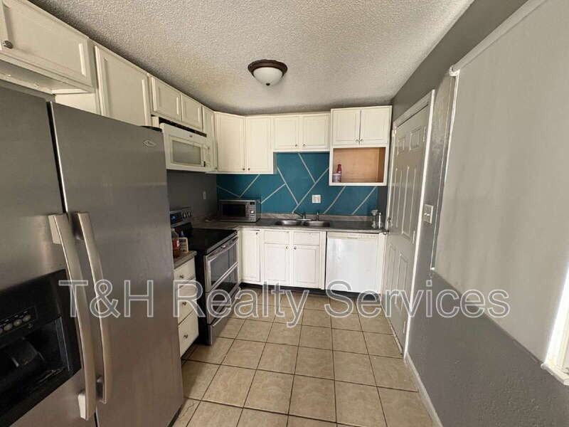 3125 N Gladstone Ave - Photo 4 of 8