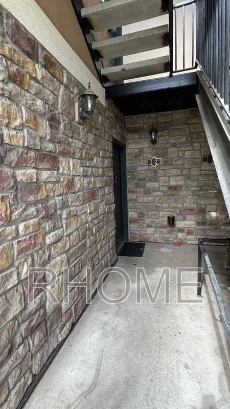 1617 W Treille Ct #I2B - Photo 7 of 16