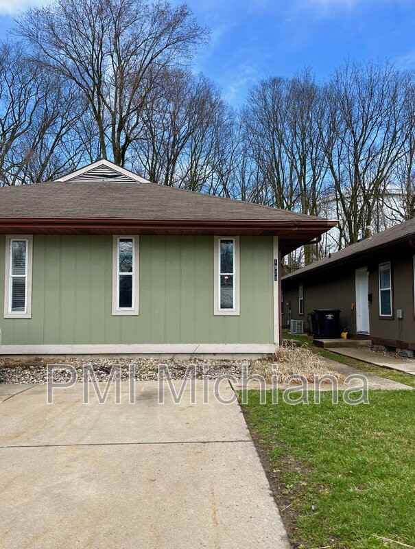 1929 Greenock St - Photo 2 of 20