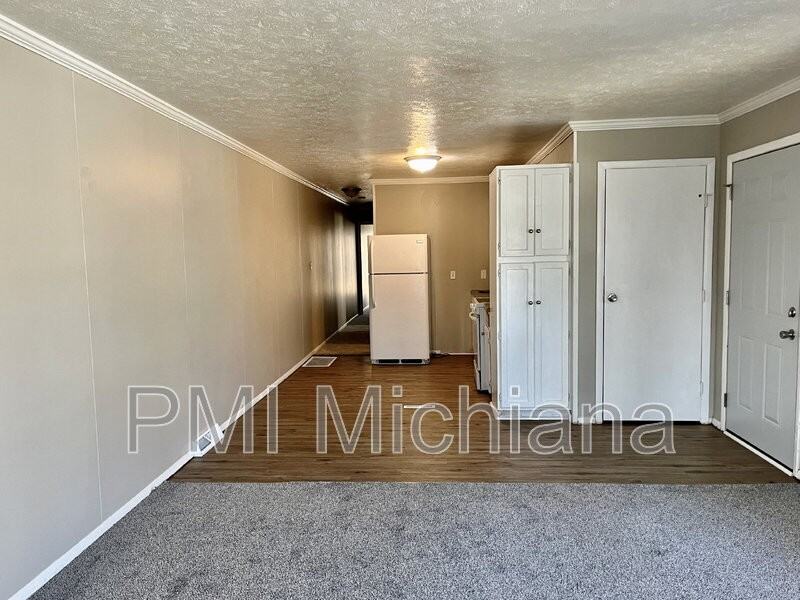 1929 Greenock St - Photo 7 of 20