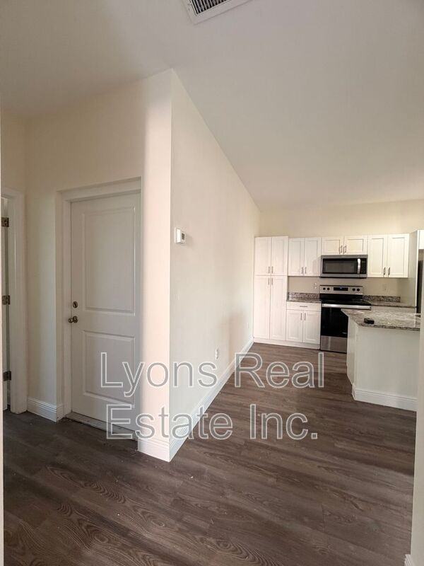 452 Grant Blvd - Photo 3 of 19