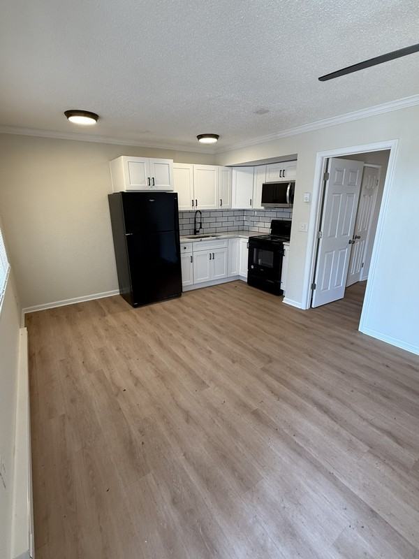 255 W Ocean View Ave - Photo 2 of 6